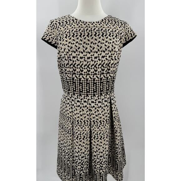 Sandra Darren Gold Black Metallic Dress Cap Sleeve Pleated Knee Length 12 L - Picture 1 of 9